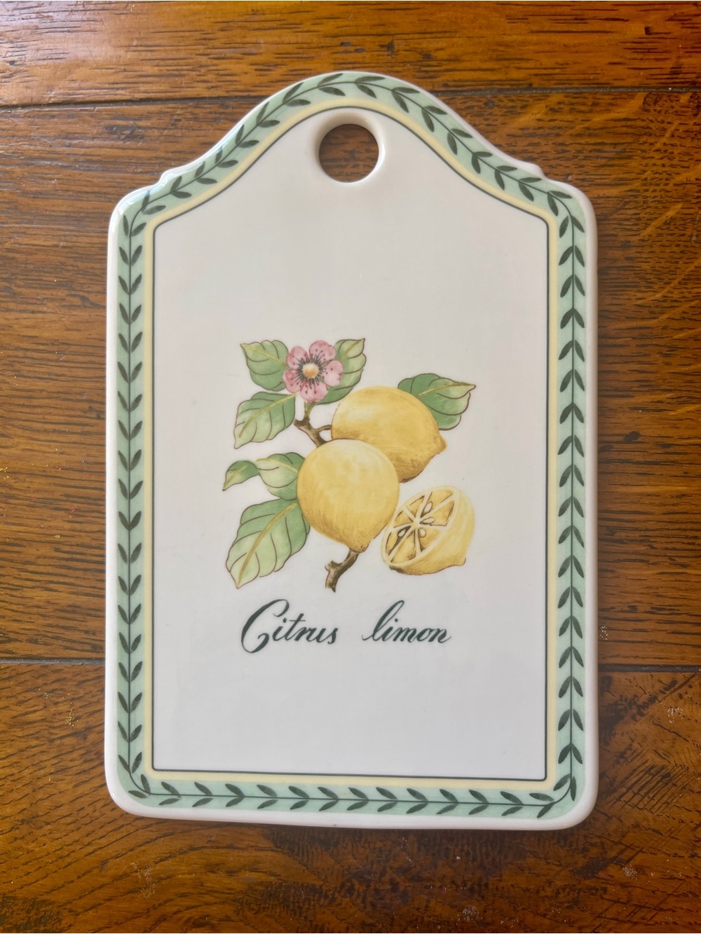 Villeroy & Boch French Garden Limon Fleurence Cutting Board Plaque